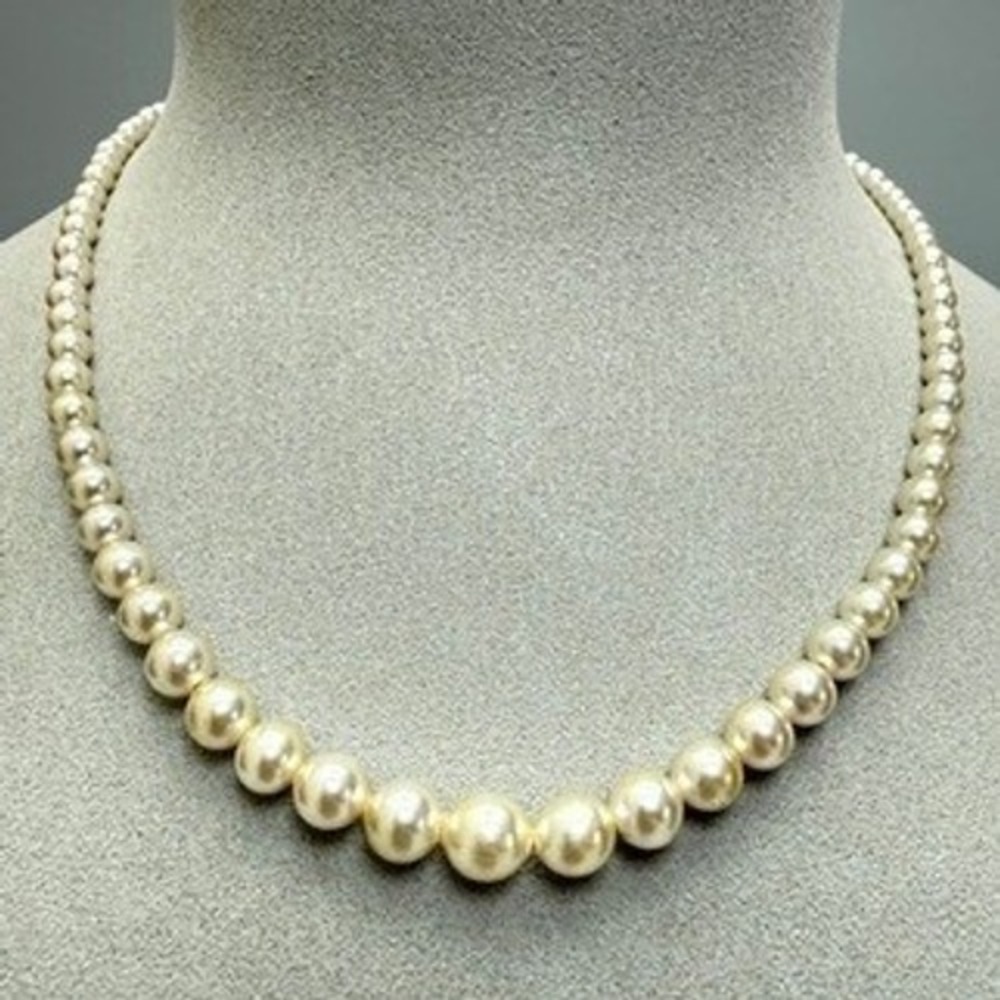 Vintage High Luster Cream Faux Pearl Necklace 17" Graduated Beads Classic Chic